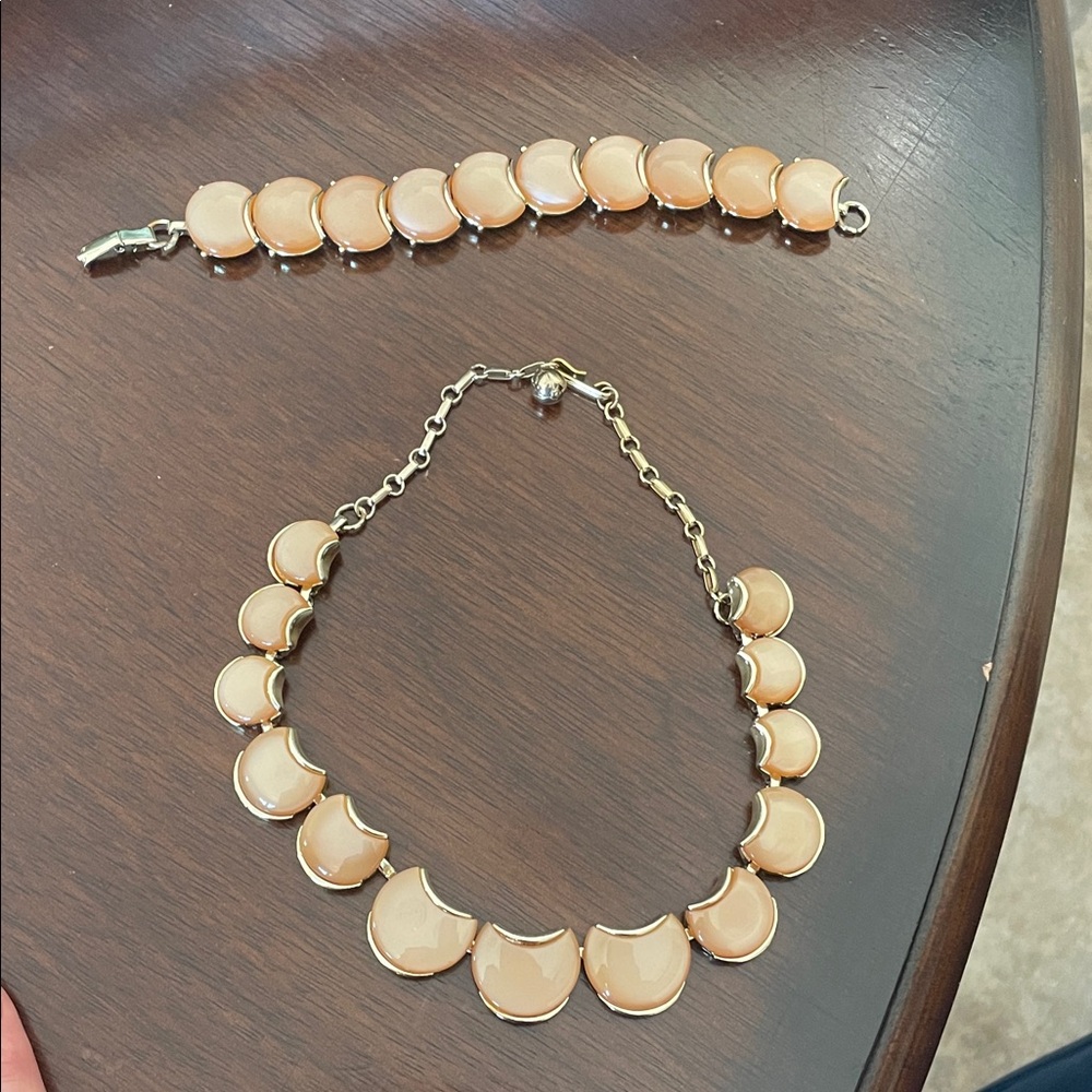 Elegant Gold and Tan Jewelry Set